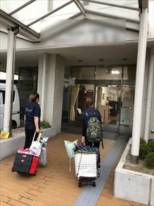 訪問先に到着